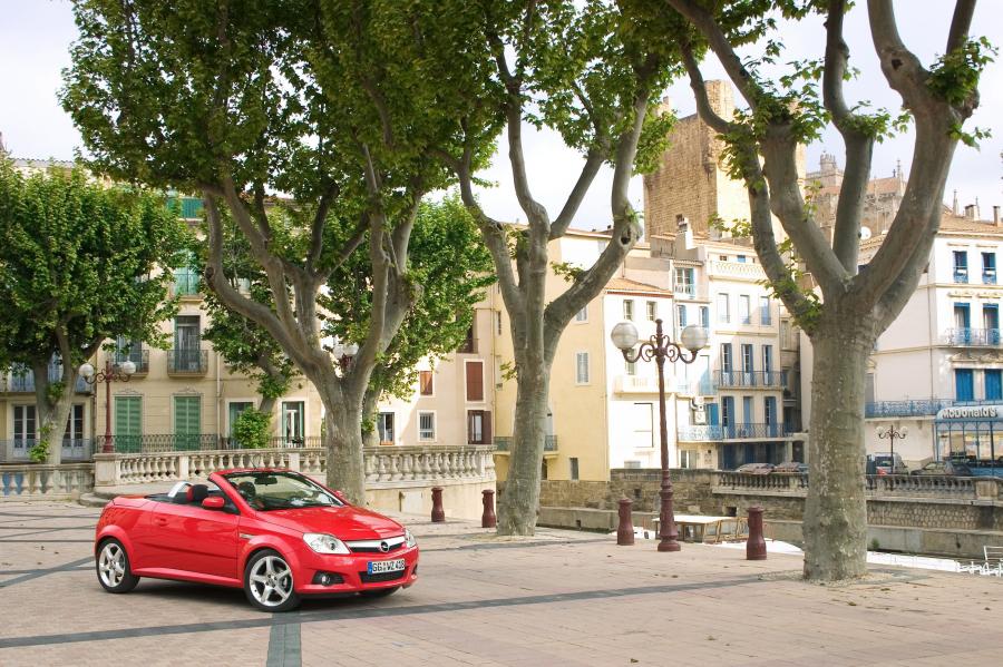  Opel Tigra Twin Top 2004 года  (фото 45 из 142)